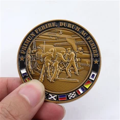 Üres fémzománc karácsonyi kihívás érme