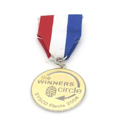 Aranyozott öntött medál